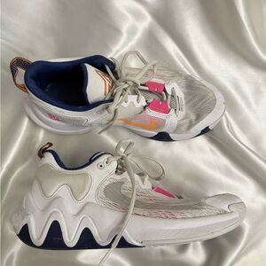 Nike Giannis Immortality 2 basketball shoe 
Size 9 womens